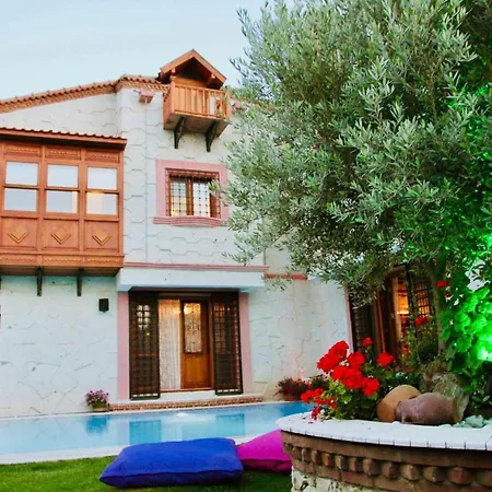 La Siempre Hotel *